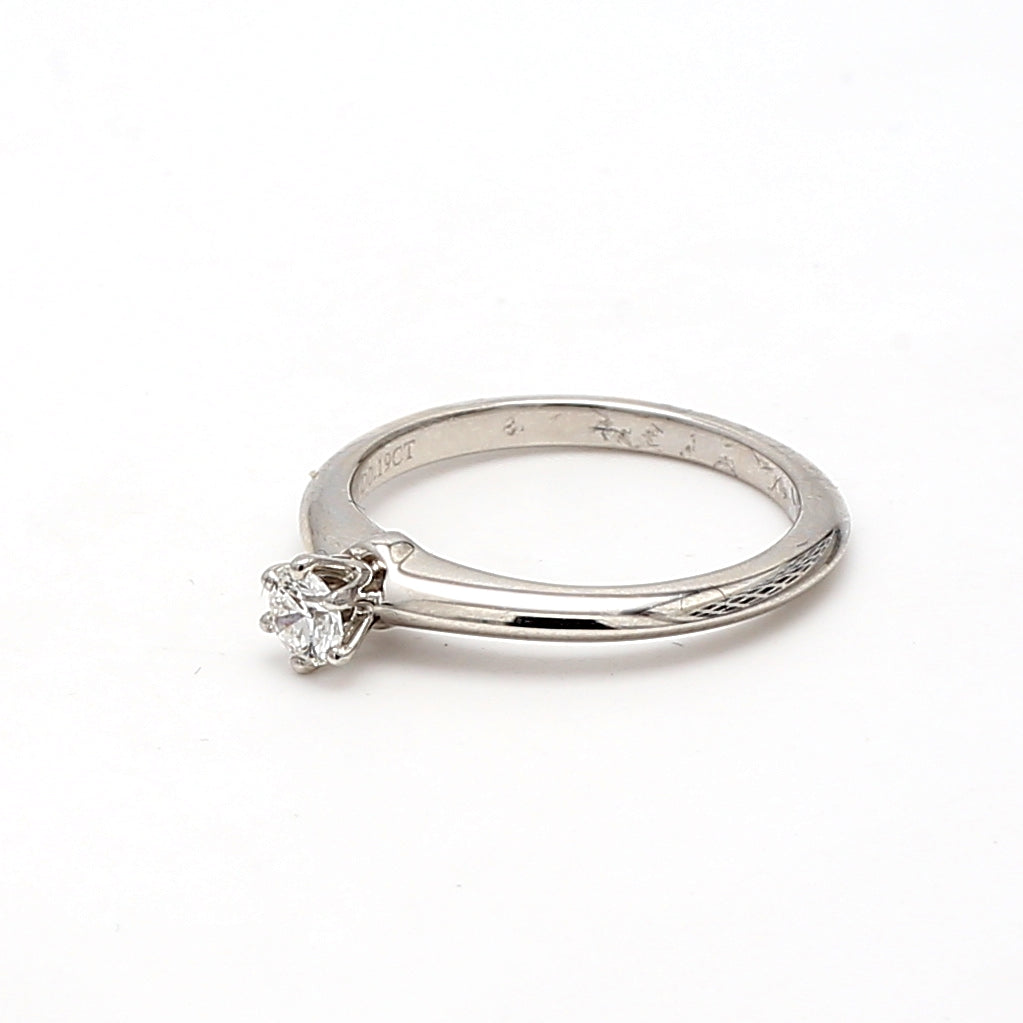 Tiffany and Co 0.19 Carat Round Brilliant F-VVS2 Diamond Platinum Engagement Ring